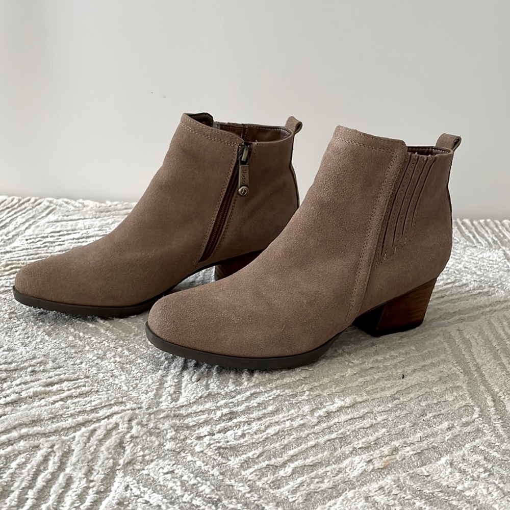 New without tags. Studio B by Blondo brown booties. Waterproof.
